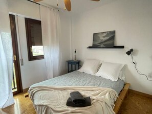 2 bedrooms, free WiFi - Modern Apartment with Pool, Gym, and Terrace near Jaca Center (Jaca)
