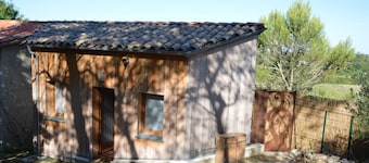 Chalet, very quiet, superb view, and pool (summer)