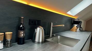 Kühlschrank, Herdplatte, Geschirrspüler