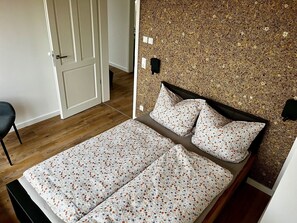 2 makuuhuonetta, Wi-Fi, vuodevaatteet