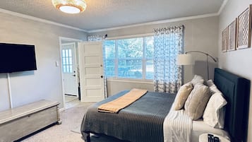 3 chambres, fer et planche à repasser, Wi-Fi, draps fournis