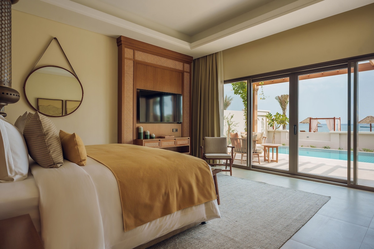 One Bedroom Pool Villa, Ocean View | Egyptian cotton sheets, premium bedding, down comforters, pillowtop beds