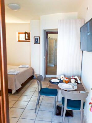 1 chambre, chambres insonorisées, draps fournis