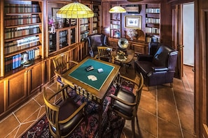 Library - Forest Hills Hotel & Golf Zirc (Zirc)