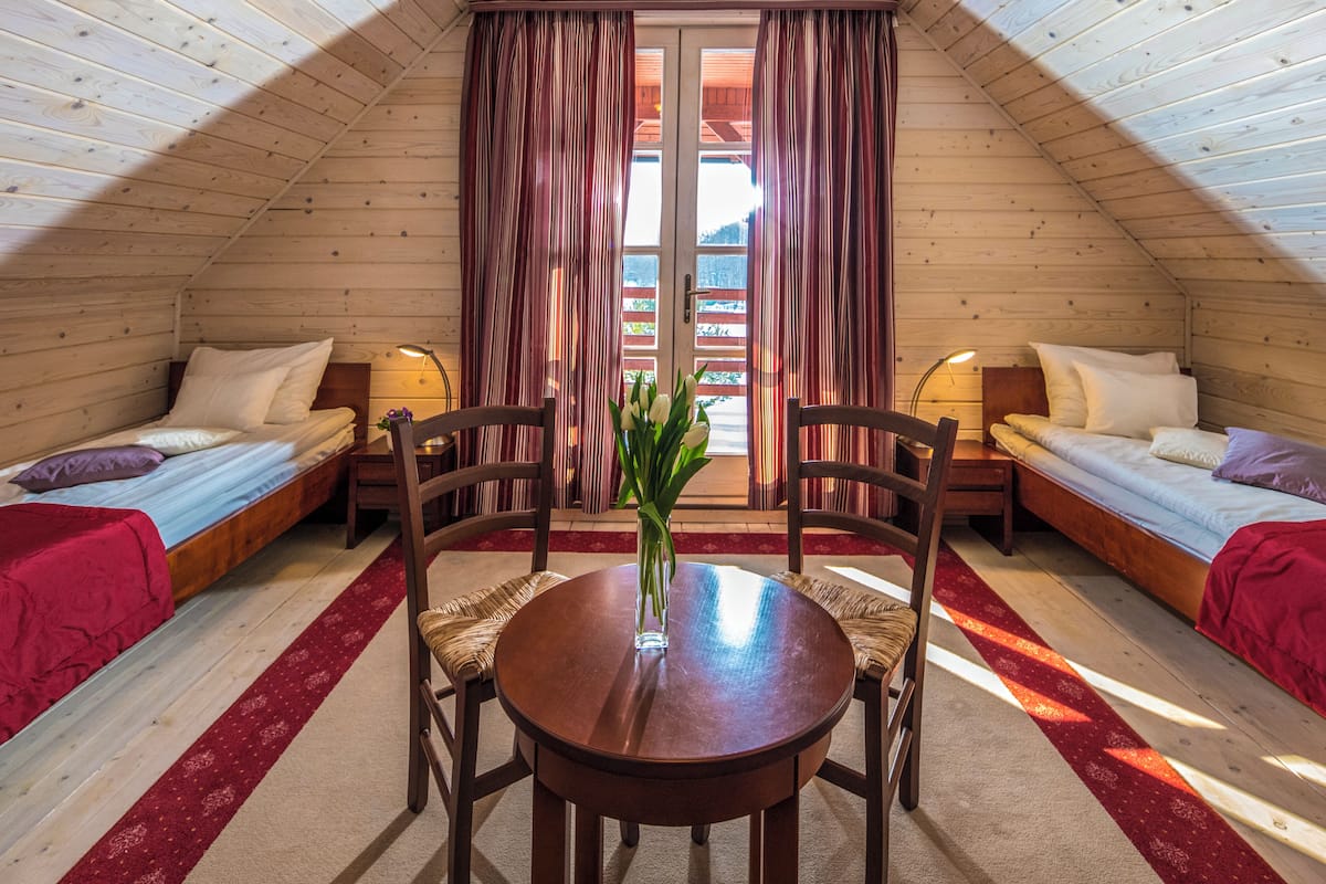 In-room safe, desk, cribs (free), WiFi (free)
