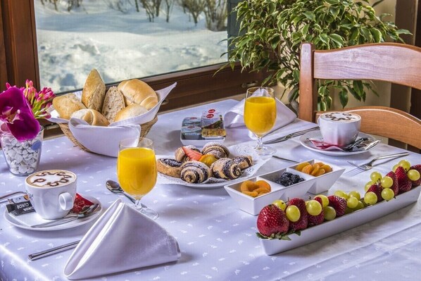 Breakfast meal - Forest Hills Hotel & Golf Zirc (Zirc)