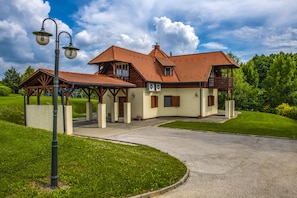 Exterior - Forest Hills Hotel & Golf Zirc (Zirc)