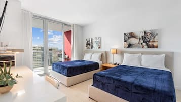 Desk, iron/ironing board, WiFi, bed sheets