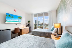 1 Schlafzimmer, Schreibtisch, Bügeleisen/Bügelbrett, Reisekinderbett
