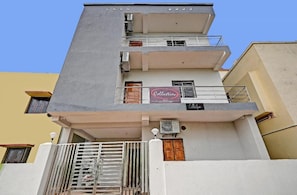 Front of property - Goroomgo Madison Blue Bhubaneswar (Bhubaneshwar)