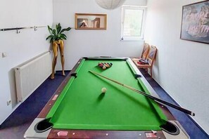 Game room - 🎸Hard Rock meets Baroque 👑 incl. Extras (Göttingen)