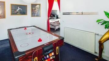 Spielezimmer