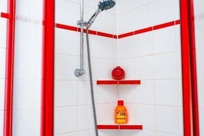 Secador de pelo, toallas