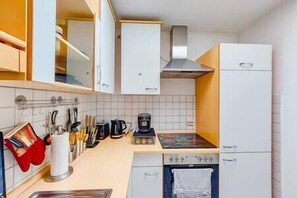 Fridge, microwave, oven, stovetop - 🎸Hard Rock meets Baroque 👑 incl. Extras (Göttingen)