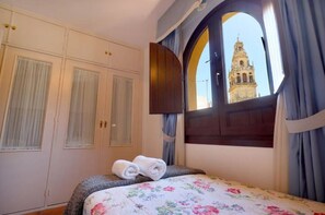 3 bedrooms, iron/ironing board, WiFi, bed sheets - Casa con Encanto en la Judería de Córdoba. ¡A un Minuto de la Mezquita-catedral! (Cordoba)