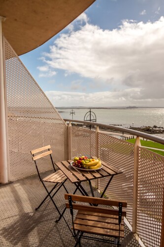 Breath-taking sea view apartment in Heart of Salthill, Galway 