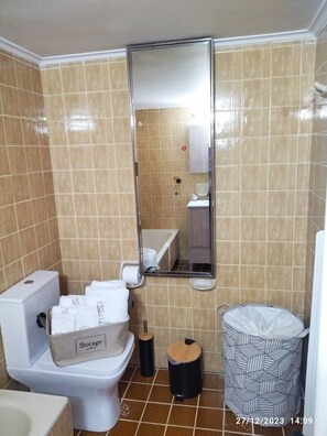 Family Apartment, 2 Bedrooms, Terrace, Garden View | Bathroom - Swan Paradise Glyfada Apartment  (Glyfada)