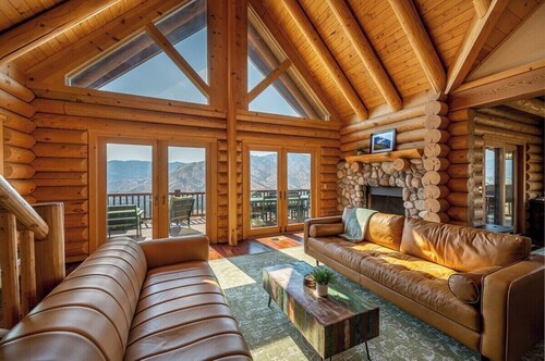 4 Kings Log Cabin 150 Acres Spectacular Views
