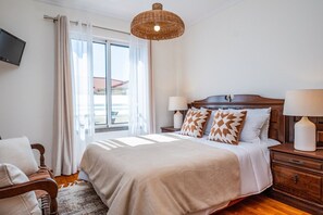 1 bedroom, iron/ironing board, WiFi, bed sheets - Accommodation By Caniço VIP (Caniço)