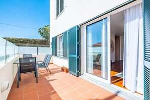 Outdoor dining - Accommodation By Caniço VIP (Caniço)