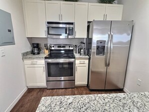 Fridge, microwave, stovetop, dishwasher