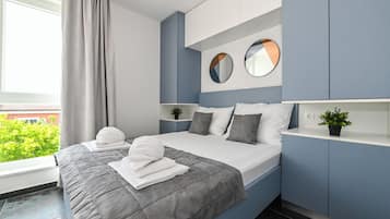 2 bedrooms, in-room safe, iron/ironing board, free WiFi