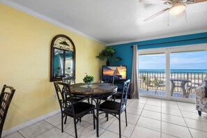 Dining - 🌅 South Beach Condo #602  Top-Floor Gulf Front Views & Coastal Comfort (Treasure Island)