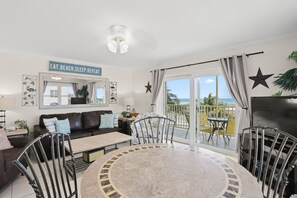 Télévision, table de tennis de table