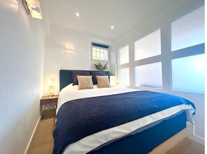 1 soverom, strykejern/-brett, wi-fi (inkludert) og sengetøy