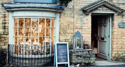 Bluebirds Cottage - Light & Airy 2 Bed in Bourton