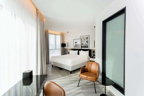 Premium bedding, in-room safe, desk, laptop workspace