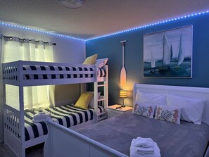 4 habitaciones, tabla de planchar con plancha y cuna de viaje 