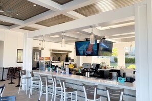 Bar (en la propiedad)