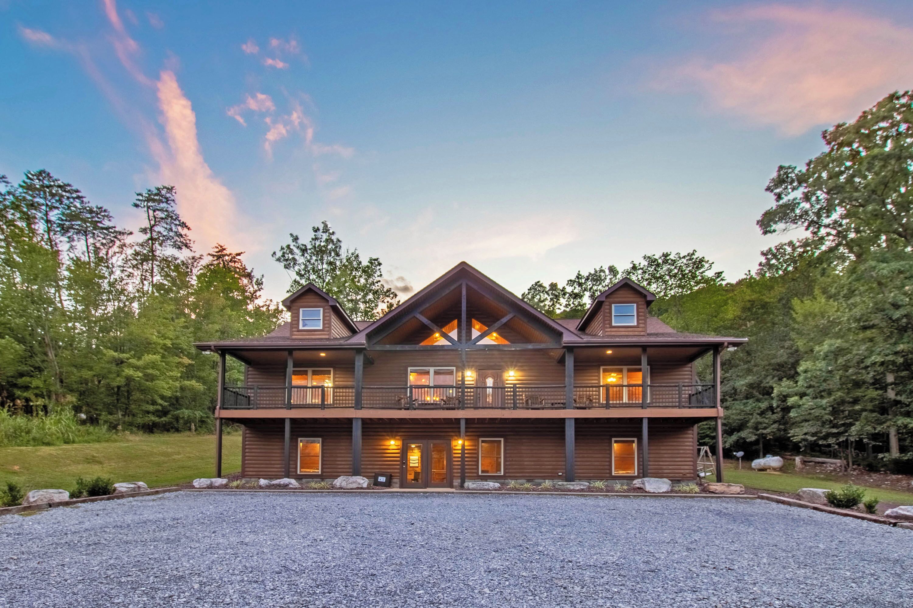 Hot Tub, Pet Friendly, Luray Mountains!