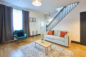 Téléviseur, foyer, bureau