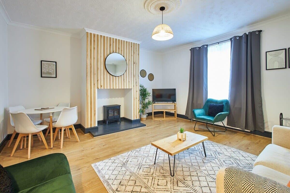 Fernseher, Kamin, Arbeitsbereiche