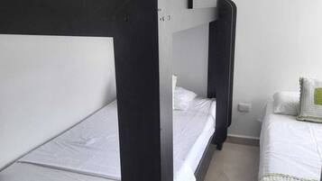 3 quartos, Wi-Fi de cortesia, roupa de cama