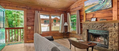 Smart TV, fireplace
