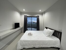 Standard Apartment | 1 bedroom, blackout drapes, free WiFi