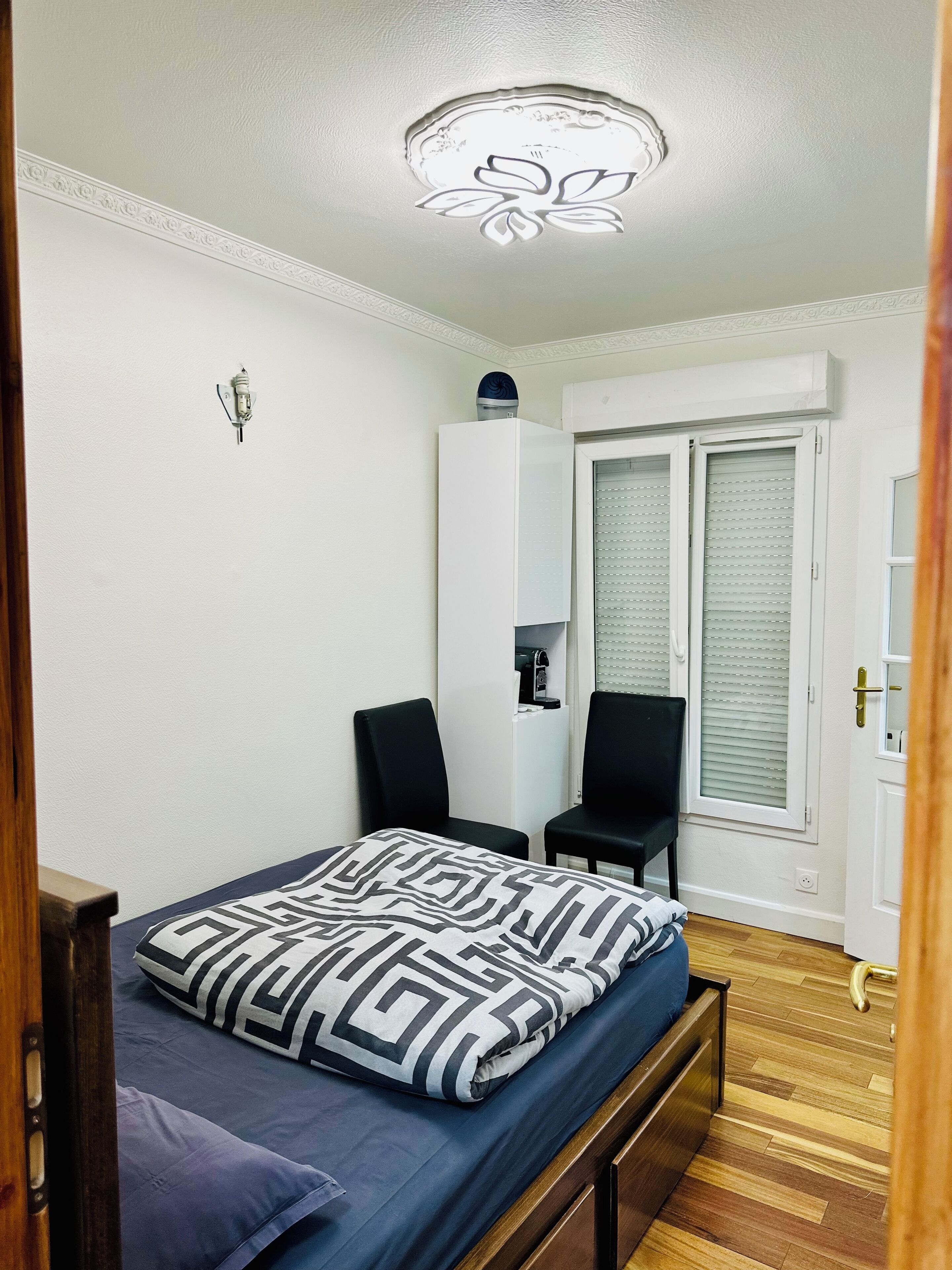 2 chambres, fer et planche à repasser, lit parapluie, Wi-Fi gratuit