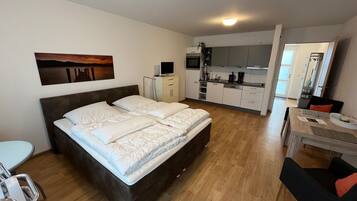 1 bedroom, bed sheets