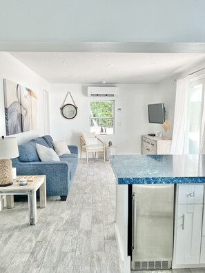 Smart TV - Oceanfront Estate on Islamorada, Florida Keys - Ocean Oasis of Islamorada (Islamorada)