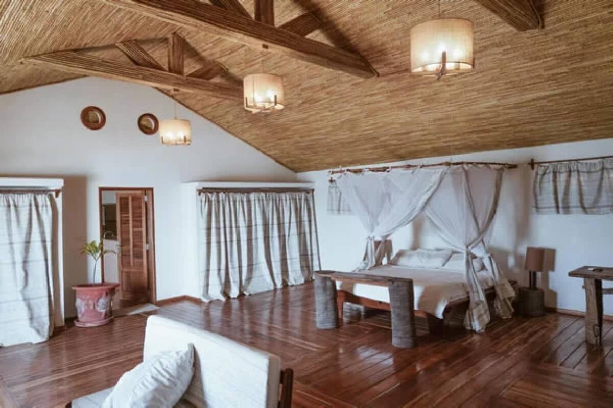 Luxury Suite | In-room safe, iron/ironing board, free WiFi
