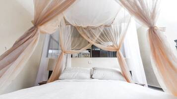 1 bedroom, in-room safe, iron/ironing board, free WiFi