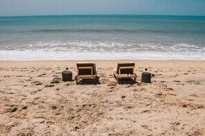 On the beach, free beach shuttle - Villas Badiène (Popenguine)