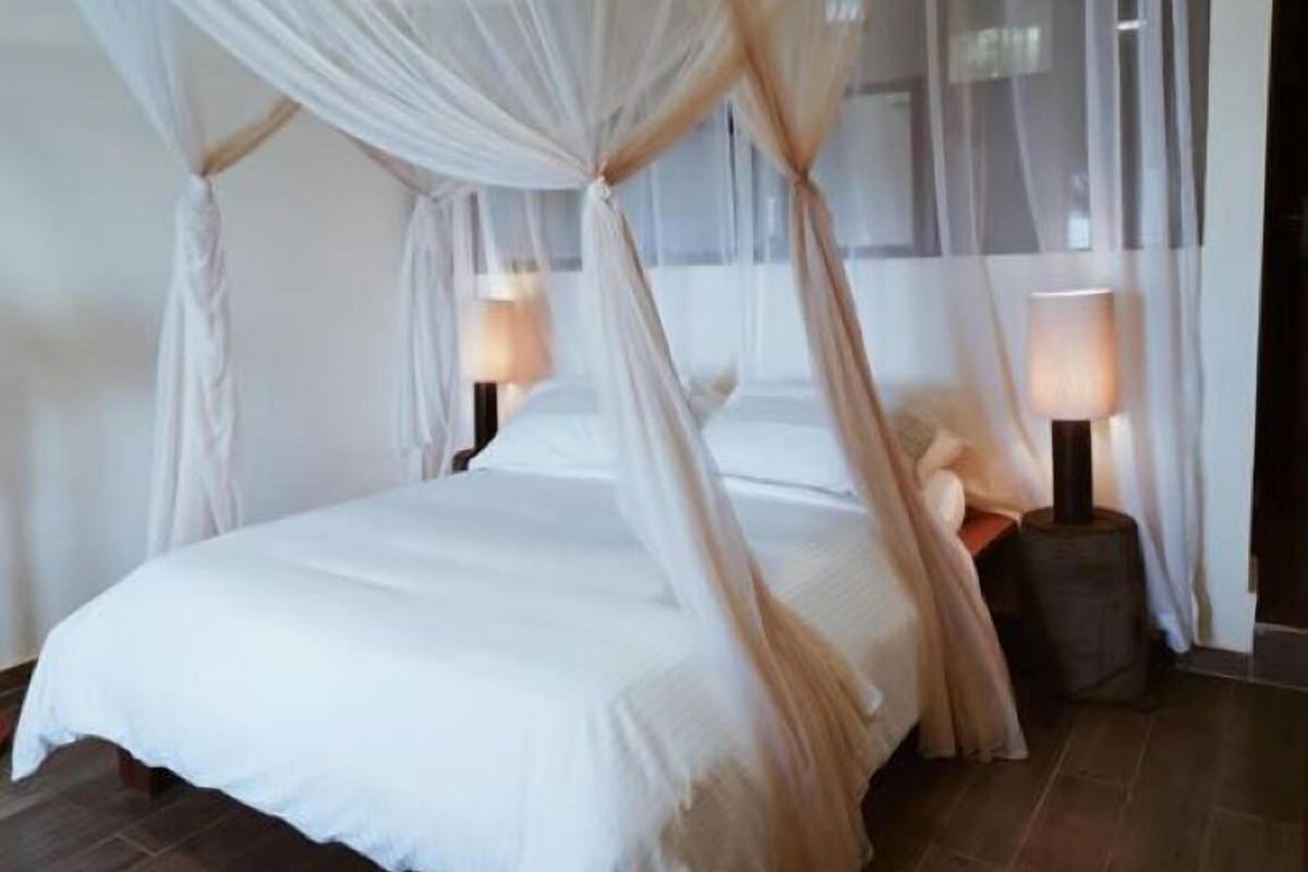 Premium Room | In-room safe, iron/ironing board, free WiFi