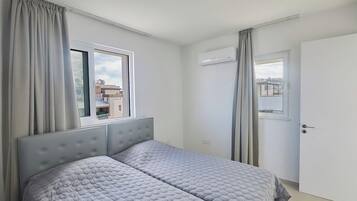 Superior Apartment | In-room safe, individually decorated, individually furnished