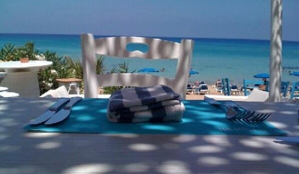 Beach bar