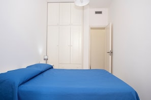 2 chambres, fer et planche à repasser, accès au Wi-Fi (inclus)