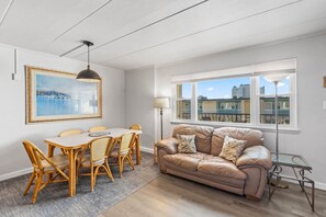 TV - Sea Horse 306 by Seaside Vacations & Sales (Ocean City)